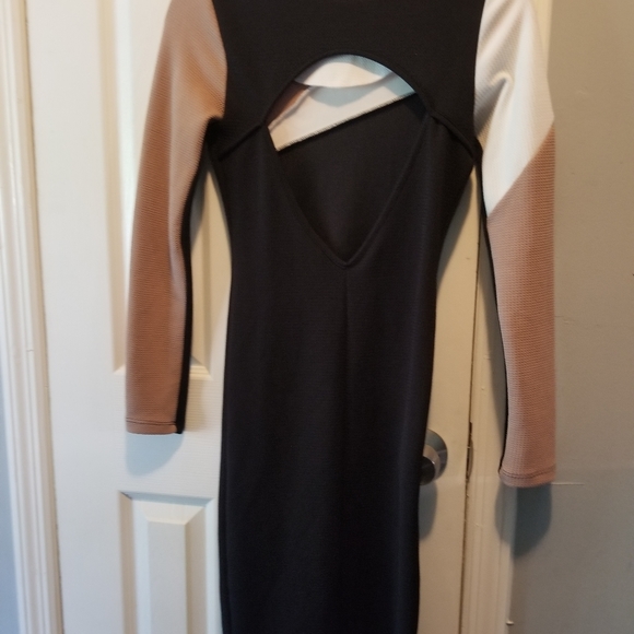 A'gaci agaci agaci long sleeve black tan & white color block dress w/ cut out - Picture 4 of 9